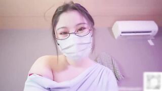 精选网黄台北娜娜老师的计谋色诱处男同学 用美色迷惑男同学，用春药控制他，让他沉沦在欲海中，无法自拔