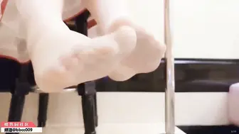 网红美少女超卡哇伊三寸萝莉最新会员版KTV曝光事件