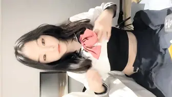 三男一女，00后的世界真疯狂，这是要把小嫩妹玩废的节奏，白虎，无套，粉嘟嘟，又骚又听话